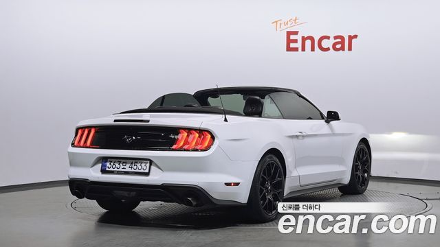 Ford Mustang Convertible 2021 — фото 2