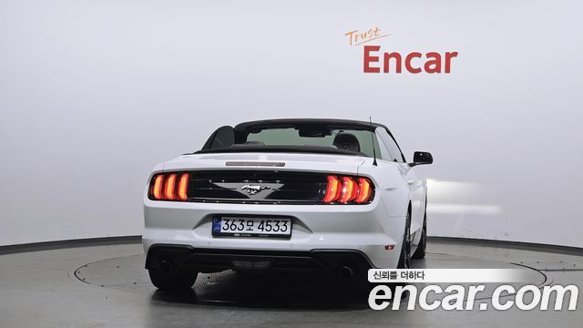 Ford Mustang Convertible 2021 — фото 4