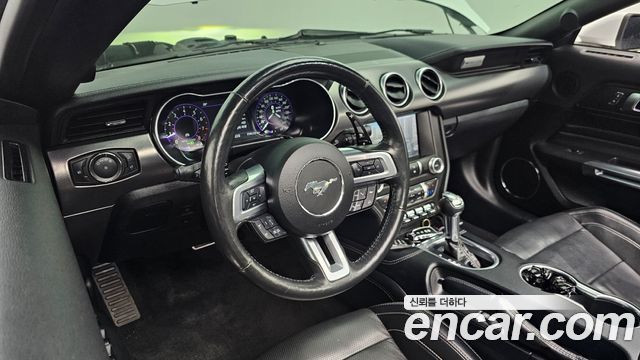 Ford Mustang Convertible 2021 — фото 12