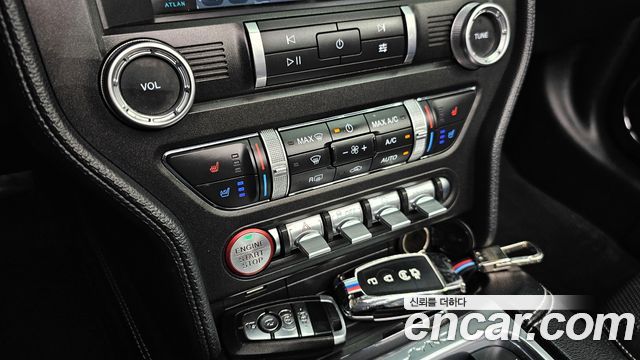 Ford Mustang Convertible 2021 — фото 13
