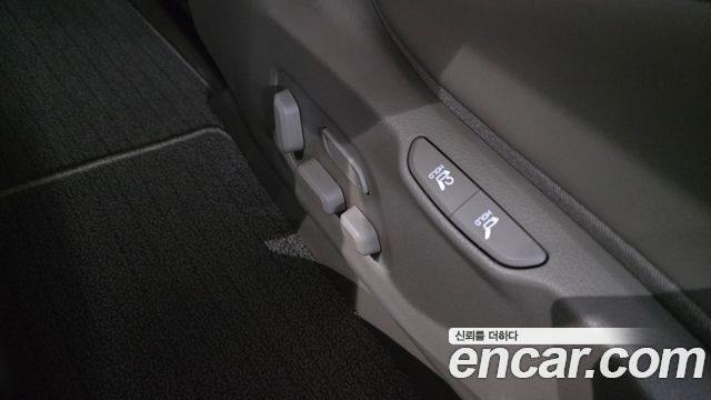 Kia Carnival (IV) Gasoline 7-Seater Hi Limousine Signature 2026 — фото 27