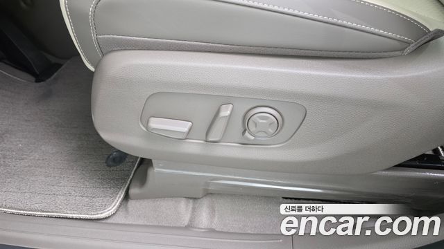 Kia Carnival (IV) Gasoline 7-Seater Hi Limousine Signature 2026 — фото 34