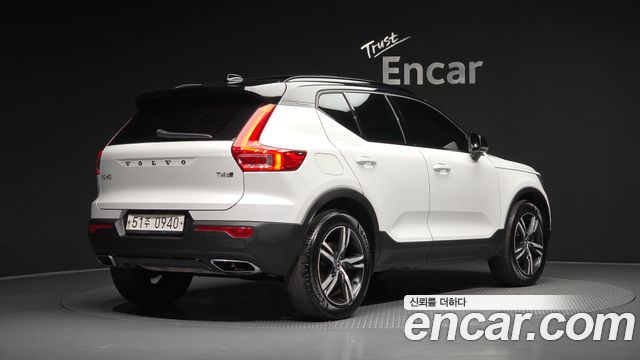 Volvo XC40 T4 R-Design 2019 — фото 2
