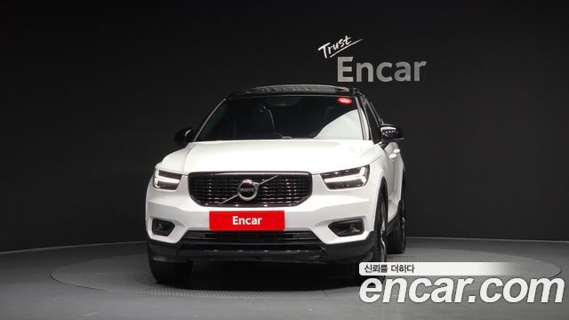Volvo XC40 T4 R-Design 2019 — фото 3