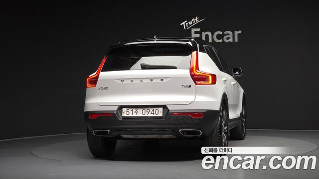 Volvo XC40 T4 R-Design 2019 — фото 4