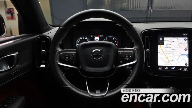 Volvo XC40 T4 R-Design 2019 — фото 13