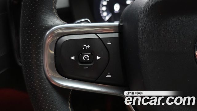 Volvo XC40 T4 R-Design 2019 — фото 17