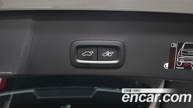 Volvo XC40 T4 R-Design 2019 — фото 36