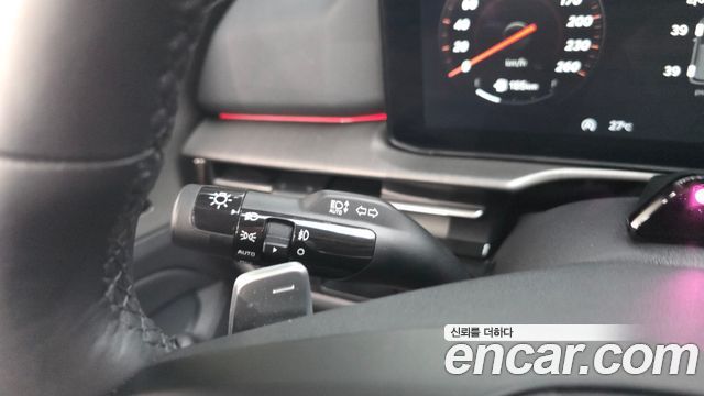 Kia Sportage (V) Gasoline 1.6 Turbo 2WD Signature 2026 — фото 29