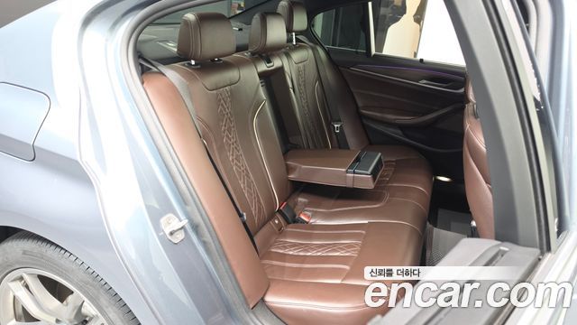 BMW 5 Series (G30) 520d xDrive M Sport Package Plus 2018 — фото 11