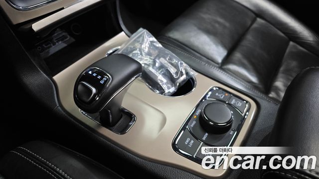 Jeep Grand Cherokee 3.0 Diesel Overland WK2 2015 — фото 9