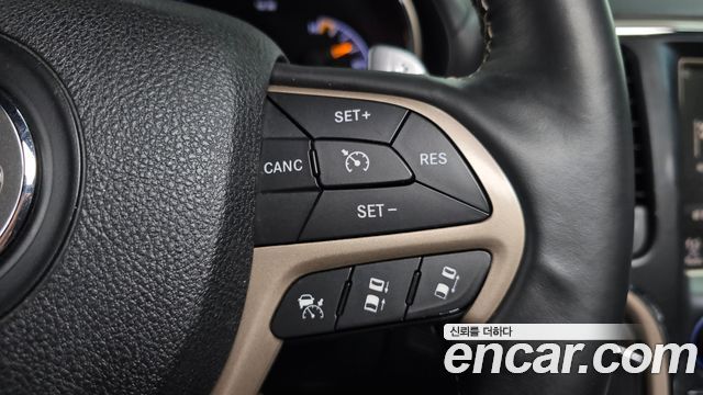 Jeep Grand Cherokee 3.0 Diesel Overland WK2 2015 — фото 16