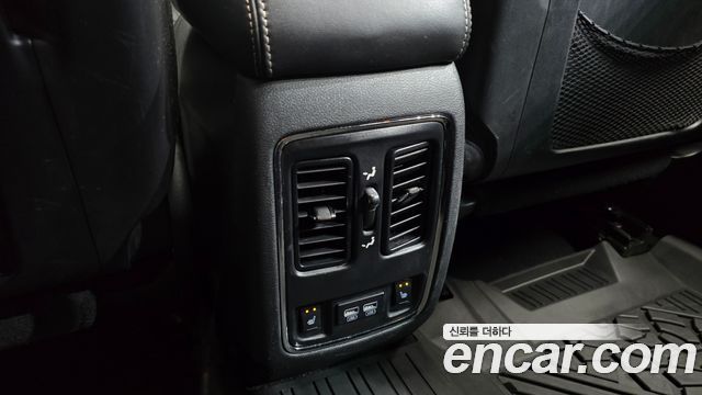 Jeep Grand Cherokee 3.0 Diesel Overland WK2 2015 — фото 19