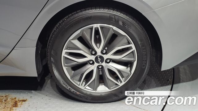Kia K5 Hybrid (III) Prestige 2022 — фото 21