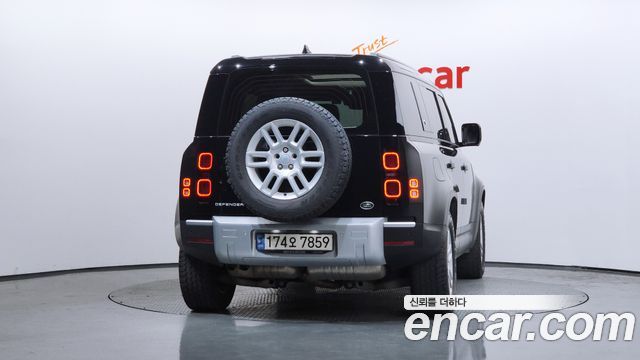 Land Rover Defender (L663) 110 D250 S 2022 — фото 4