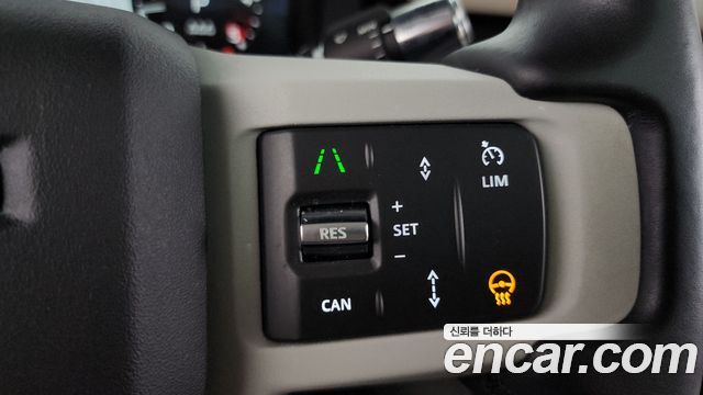 Land Rover Defender (L663) 110 D250 S 2022 — фото 17