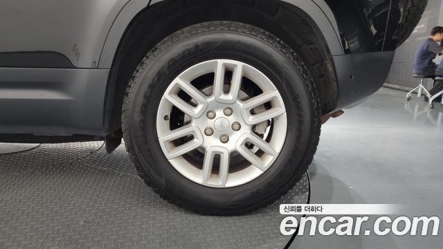 Land Rover Defender (L663) 110 D250 S 2022 — фото 21