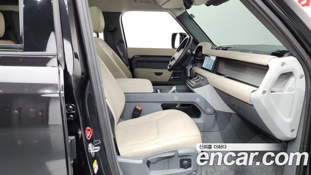 Land Rover Defender (L663) 110 D250 S 2022 — фото 26