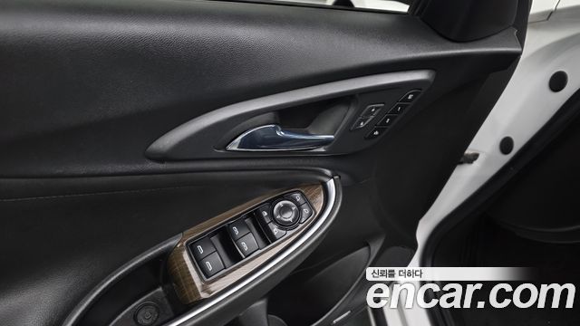 Chevrolet Malibu 2.0 Turbo Premier Special 2020 — фото 29