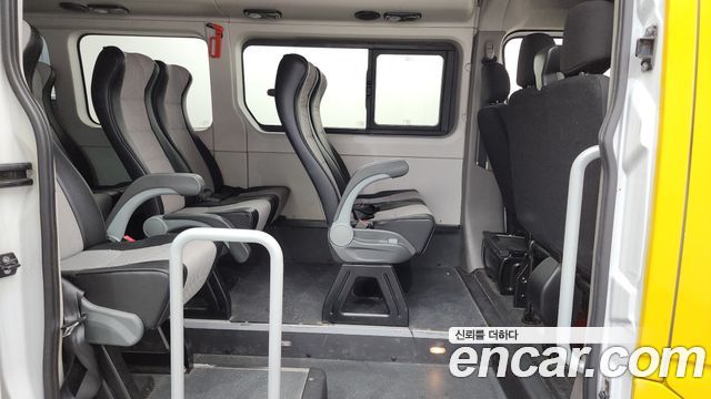 Renault Korea Master School Bus 15-Seater 2019 — фото 11