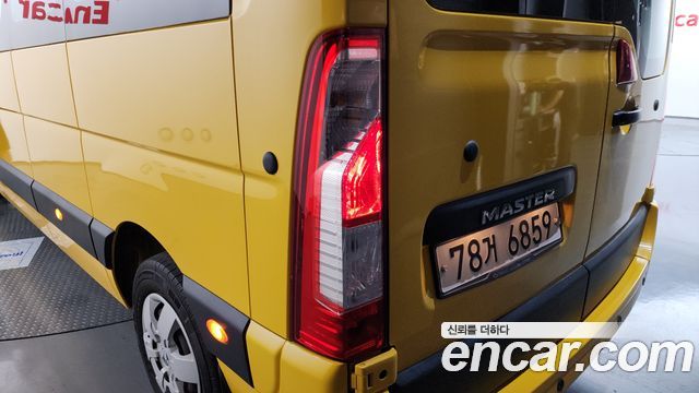Renault Korea Master School Bus 15-Seater 2019 — фото 23