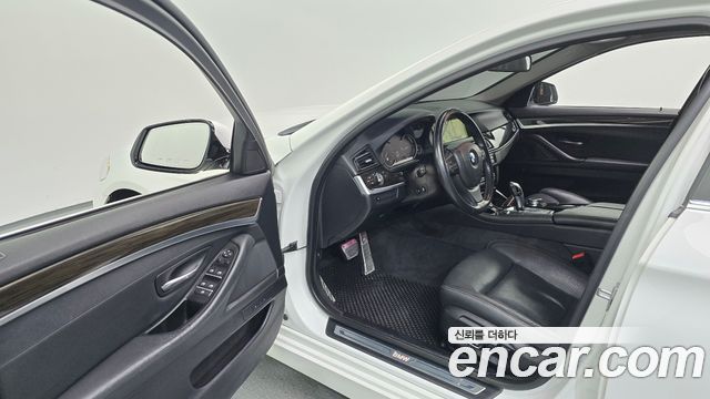 BMW 5 Series (F10) 520d Luxury Plus 2015 — фото 10