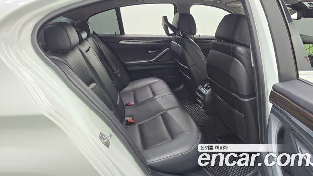BMW 5 Series (F10) 520d Luxury Plus 2015 — фото 11
