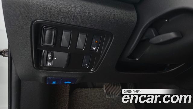 Renault Korea QM6 2.0 LPe RE Signature 2WD 2022 — фото 18