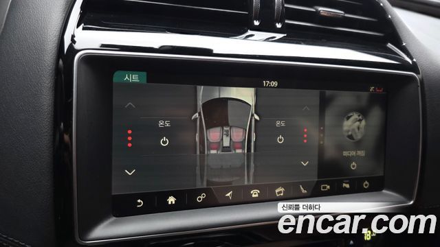 Jaguar XE 20d Portfolio AWD 2017 — фото 16