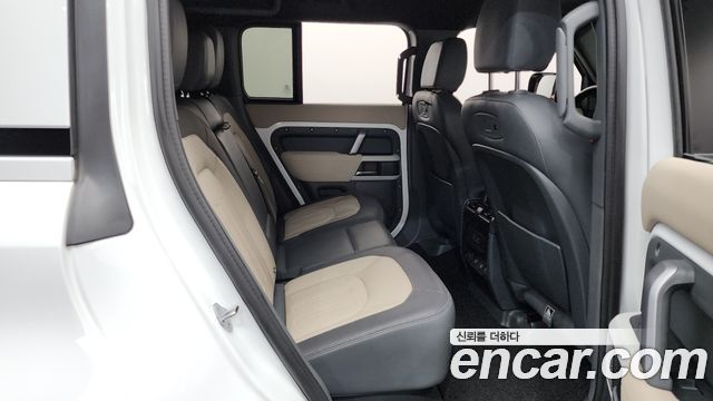 Land Rover Defender (L663) 110 P300 X-Dynamic SE 2022 — фото 15