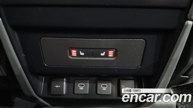 Land Rover Defender (L663) 110 P300 X-Dynamic SE 2022 — фото 16