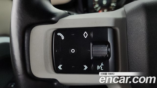 Land Rover Defender (L663) 110 P300 X-Dynamic SE 2022 — фото 22