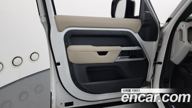 Land Rover Defender (L663) 110 P300 X-Dynamic SE 2022 — фото 30
