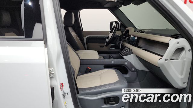 Land Rover Defender (L663) 110 P300 X-Dynamic SE 2022 — фото 32