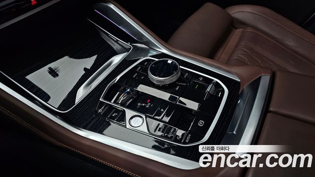 BMW X6 (G06) xDrive40i M Sport 2024 — фото 9