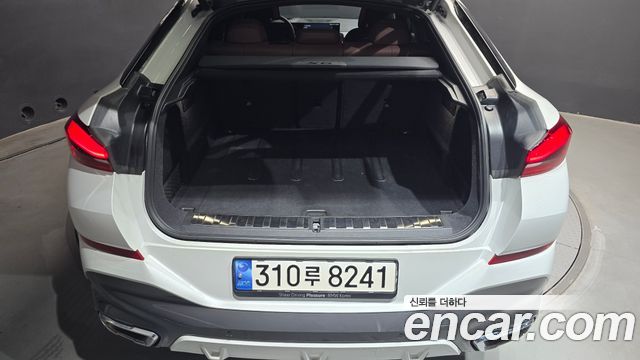 BMW X6 (G06) xDrive40i M Sport 2024 — фото 36