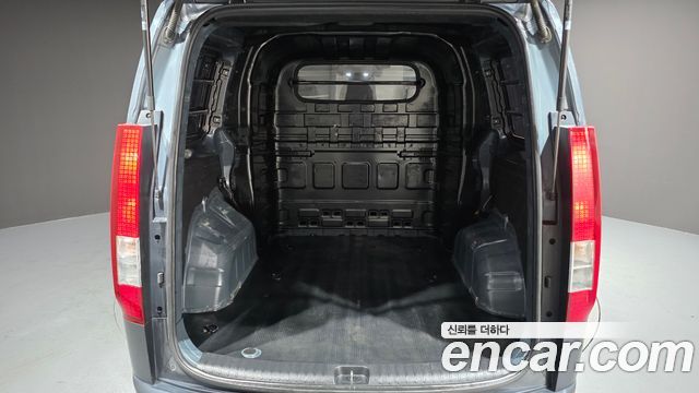 Hyundai Staria Cargo 5-Seater Modern 2023 — фото 20
