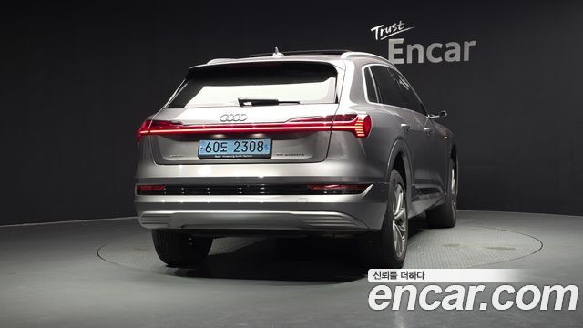 Audi e-tron 55 Quattro 2020 — фото 4