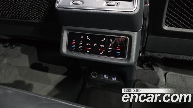 Audi e-tron 55 Quattro 2020 — фото 23