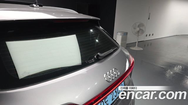 Audi e-tron 55 Quattro 2020 — фото 45