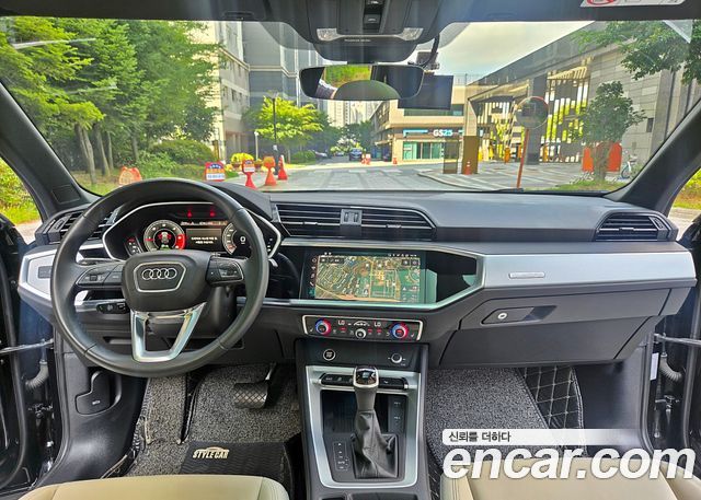 Audi Q3 (F3) 35 TDI Quattro Premium 2022 — фото 9