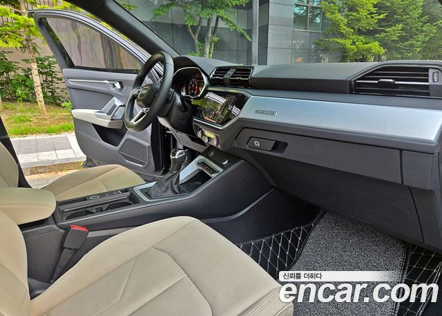 Audi Q3 (F3) 35 TDI Quattro Premium 2022 — фото 10
