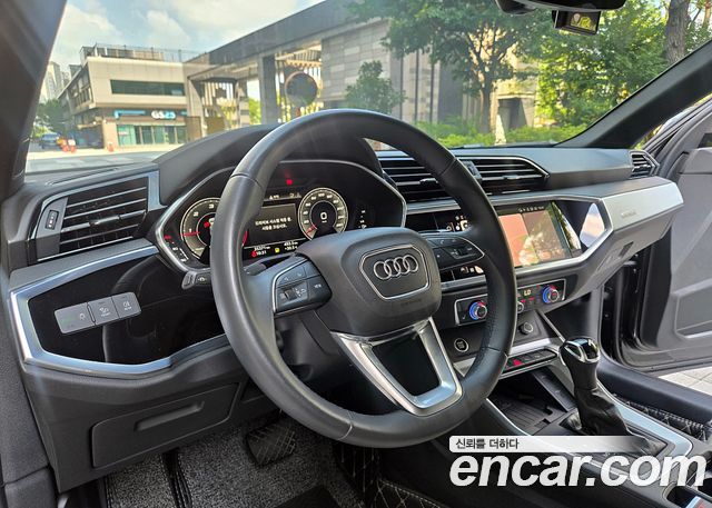 Audi Q3 (F3) 35 TDI Quattro Premium 2022 — фото 15