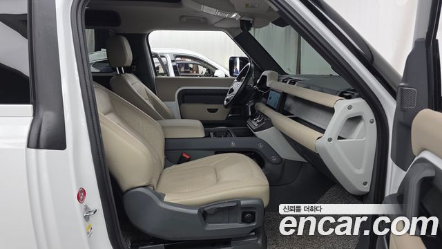 Land Rover Defender (L663) 90 D250 S 2022 — фото 12