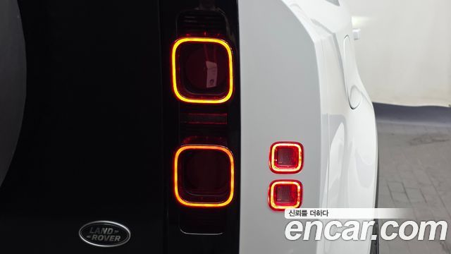 Land Rover Defender (L663) 90 D250 S 2022 — фото 23