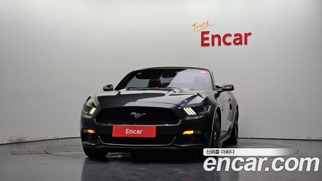 Ford Mustang Convertible 2017 — фото 3