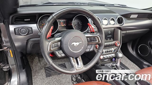 Ford Mustang Convertible 2017 — фото 13