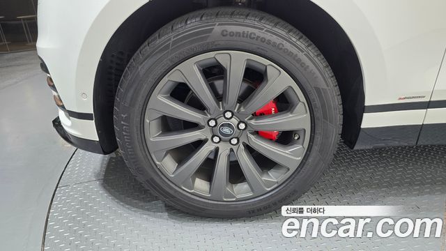 Land Rover Range Rover Velar 2.0 D240 R-Dynamic SE 2018 — фото 5