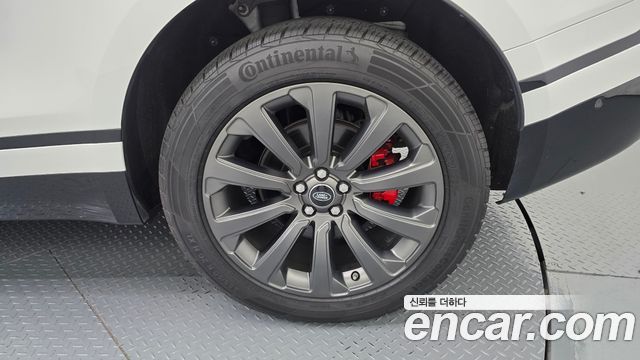 Land Rover Range Rover Velar 2.0 D240 R-Dynamic SE 2018 — фото 21