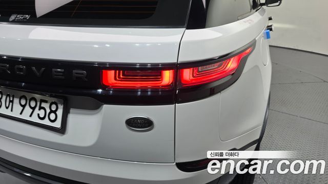 Land Rover Range Rover Velar 2.0 D240 R-Dynamic SE 2018 — фото 23